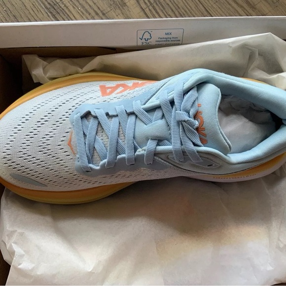 NEW HOKA women's bondi 6D running shoes - summer song/country air - Picture 3 of 7